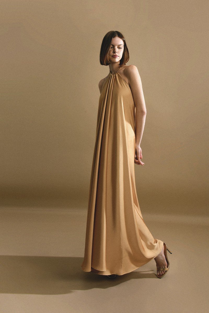 Robe longue satinée