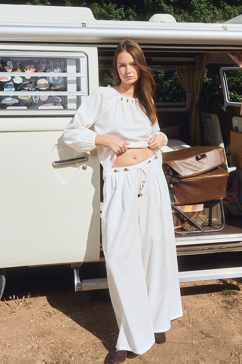 Pantalon large, cordons à perles
