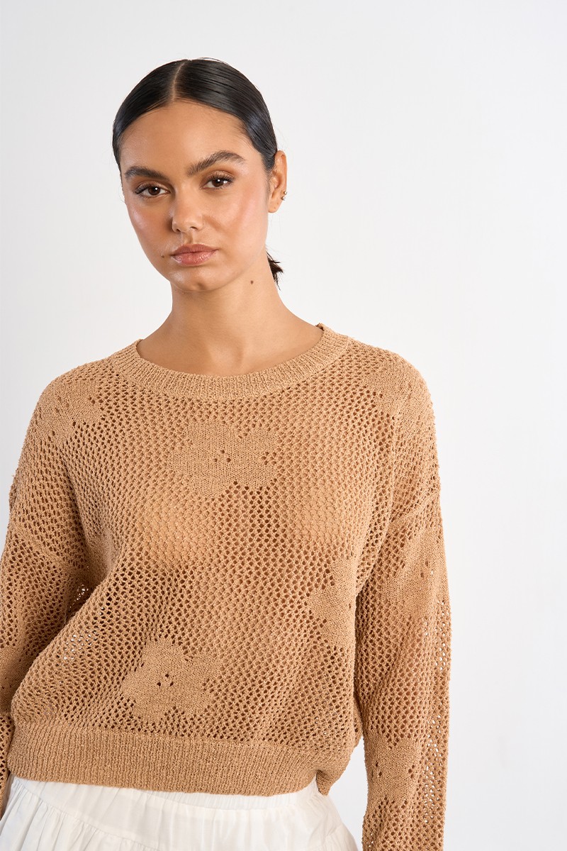 Pull en maille fine avec détails fleurs Pull en maille fine avec détails fleurs