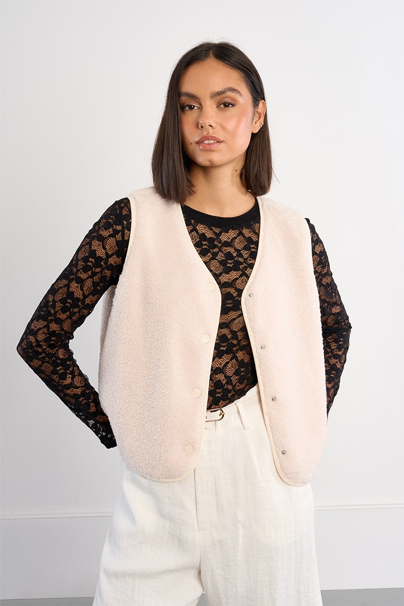 Veste courte sans manches